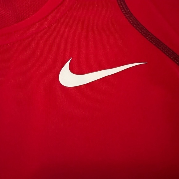 NIKE DRI FIT FITTED ATHLETIC RED SHIRT SIZE LARGE SHORT SLEEVES - Picture 5 of 8